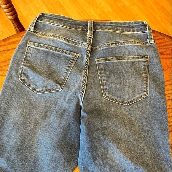 Universal Thread Size 4/27R high rise jegging jean - Picture 6 of 6